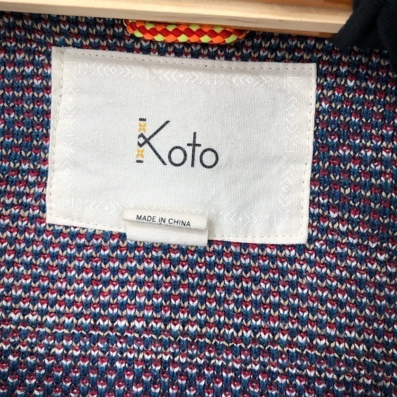 KATO  ASTEC design sweater . Colorful beautiful design.‎ Size M - Picture 4 of 5